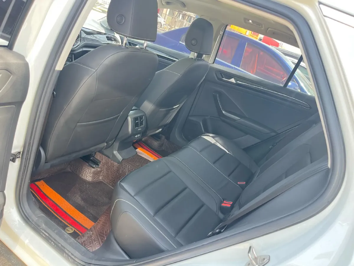 2021 Volkswagen T-Roc 1.4T 150HP L4 7DCT,autocango,china used car exporter,china ev exporter,chinese used car exporter,chinese used ev exporter