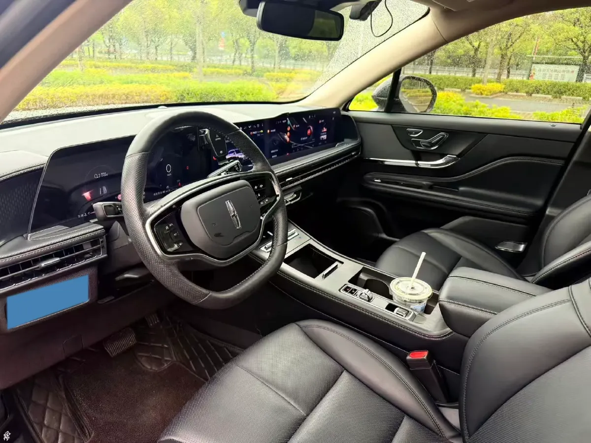 2023 Lincoln Corsair 2.0T 261HP L4 8AT,autocango,china used car exporter,china ev exporter,chinese used car exporter,chinese used ev exporter