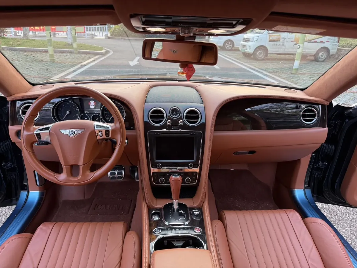 2017 Bentley Flying Spur 4.0T 528HP V8 8AT,autocango,china used car exporter,china ev exporter,chinese used car exporter,chinese used ev exporter