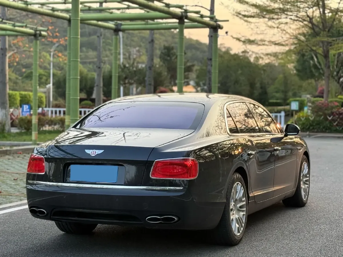 2017 Bentley Flying Spur 4.0T 528HP V8 8AT,autocango,china used car exporter,china ev exporter,chinese used car exporter,chinese used ev exporter
