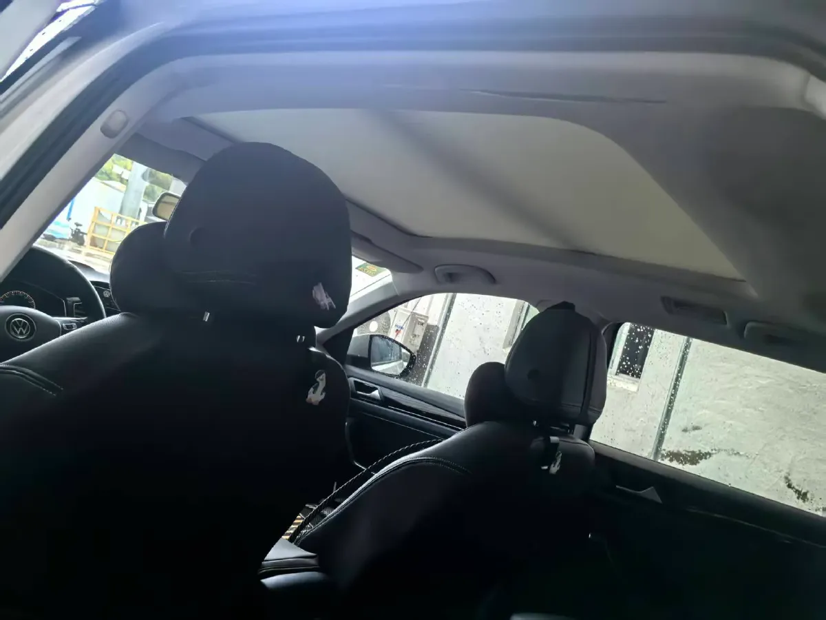 2021 Volkswagen T-Roc 1.4T 150HP L4 7DCT,autocango,china used car exporter,china ev exporter,chinese used car exporter,chinese used ev exporter