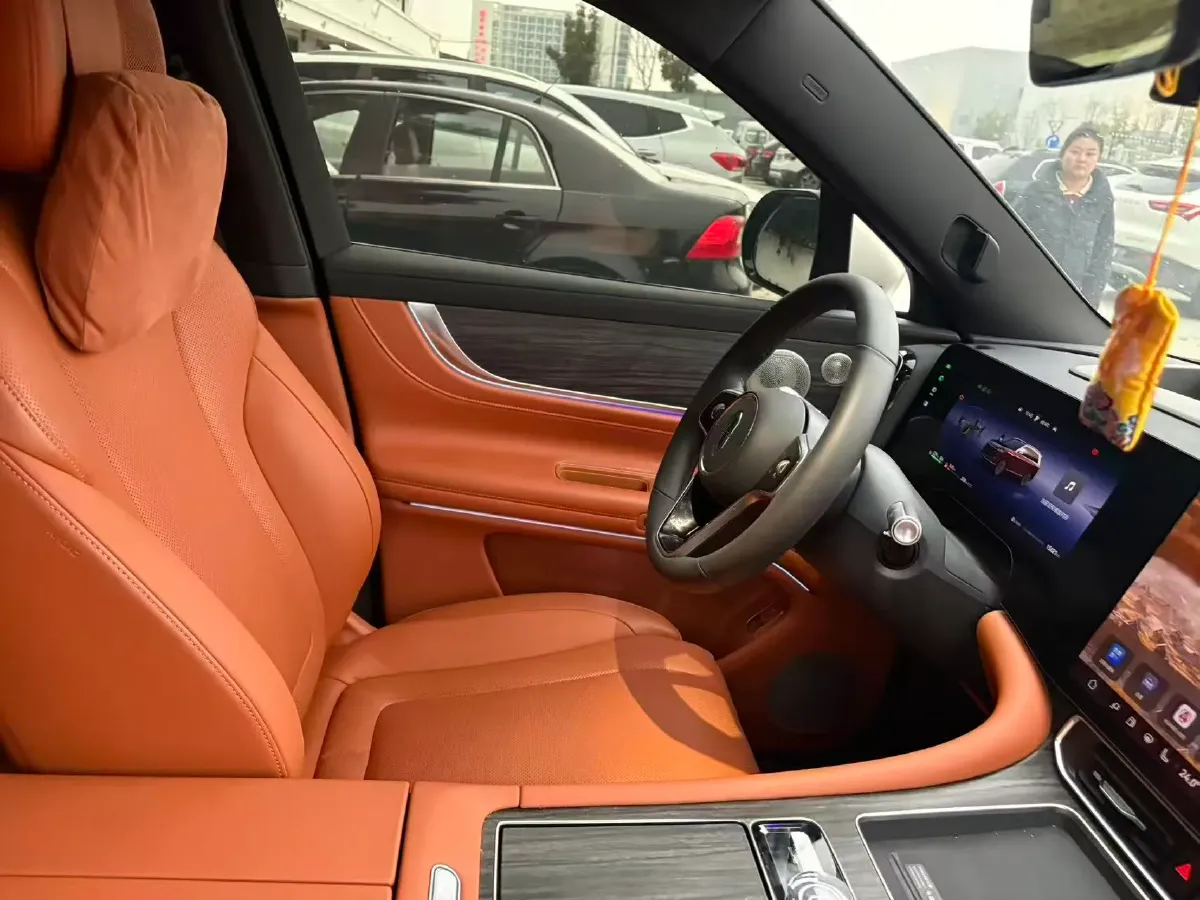 2025 AITO AITO M9 REEV 160HP REEV 52KWH,autocango,china used car exporter,china ev exporter,chinese used car exporter,chinese used ev exporter