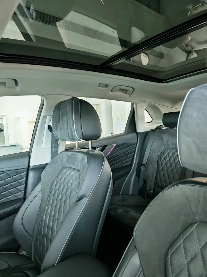 2019 HongQi HS5 2.0T 224HP L4 6AT,autocango,china used car exporter,china ev exporter,chinese used car exporter,chinese used ev exporter