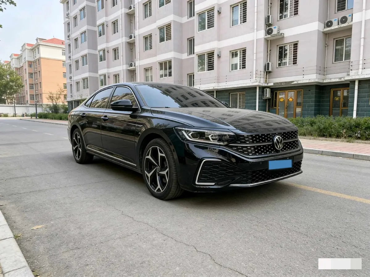 2024 Volkswagen Passat 2.0T 220HP L4 7DCT,autocango,china used car exporter,china ev exporter,chinese used car exporter,chinese used ev exporter