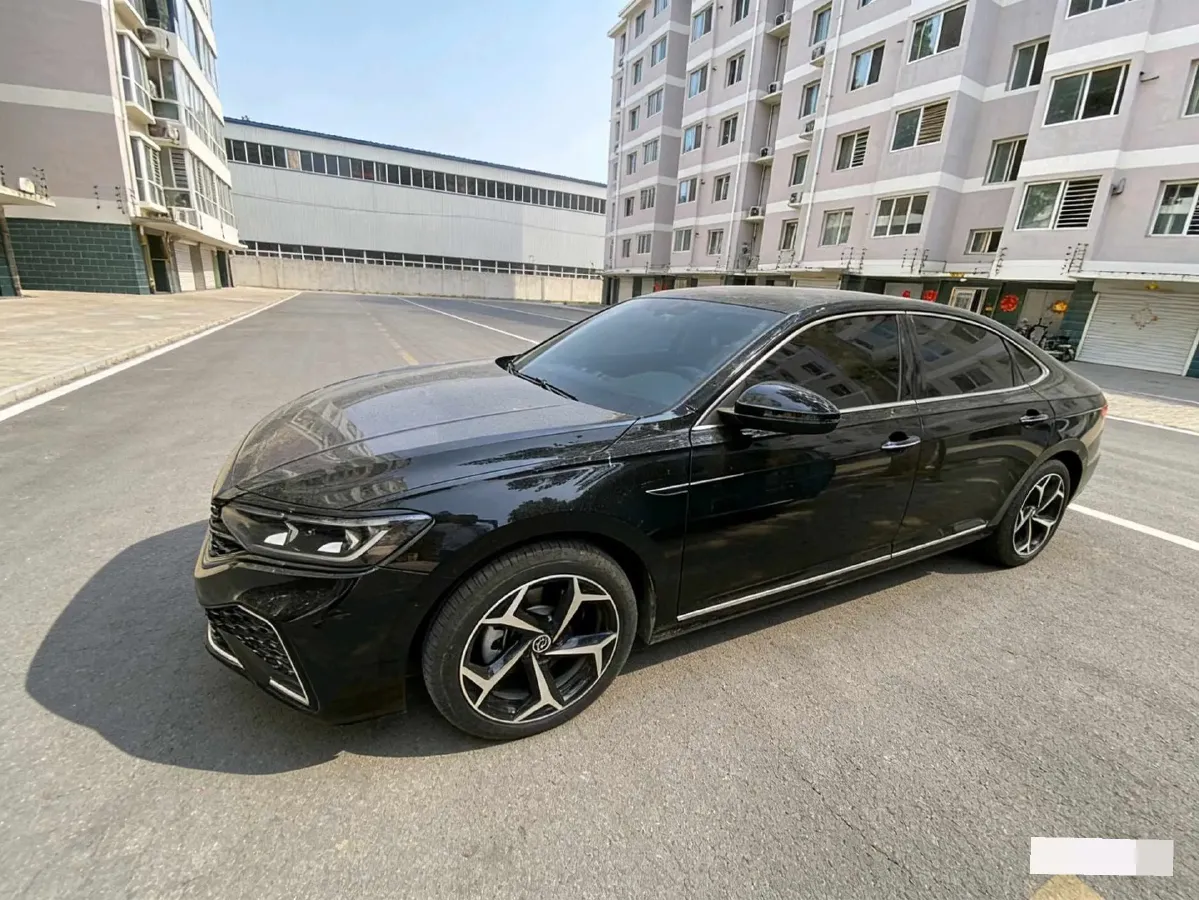 2024 Volkswagen Passat 2.0T 220HP L4 7DCT,autocango,china used car exporter,china ev exporter,chinese used car exporter,chinese used ev exporter