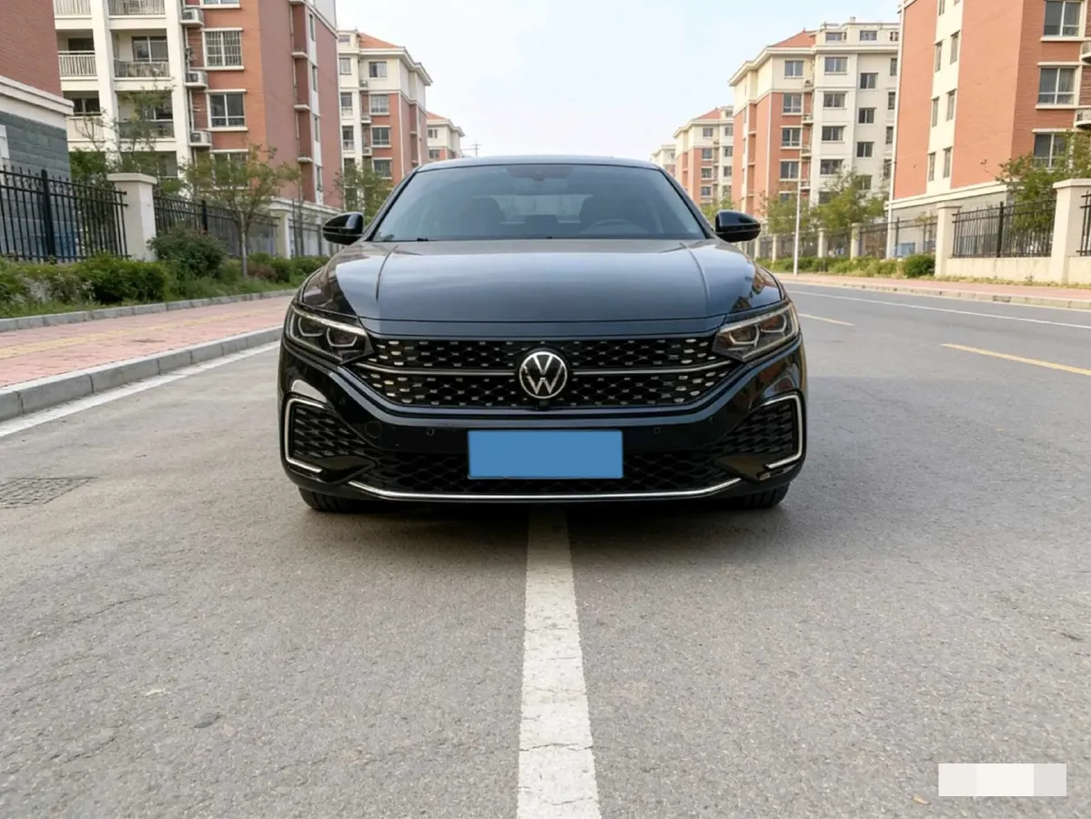 2024 Volkswagen Passat 2.0T 220HP L4 7DCT,autocango,china used car exporter,china ev exporter,chinese used car exporter,chinese used ev exporter