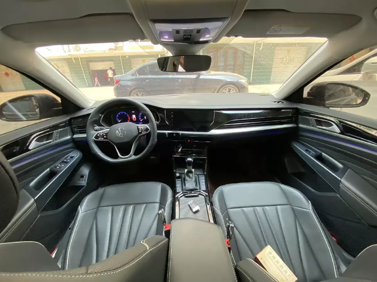 2024 Volkswagen Passat 2.0T 220HP L4 7DCT,autocango,china used car exporter,china ev exporter,chinese used car exporter,chinese used ev exporter