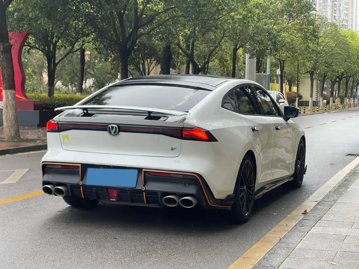 2022 ChangAn UNI-V 1.5T 188HP L4 7DCT,autocango,china used car exporter,china ev exporter,chinese used car exporter,chinese used ev exporter