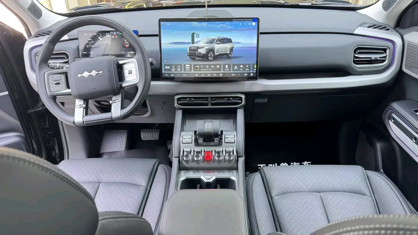 2025 FangChengBao Tai 3 BEV,autocango,china used car exporter,china ev exporter,chinese used car exporter,chinese used ev exporter