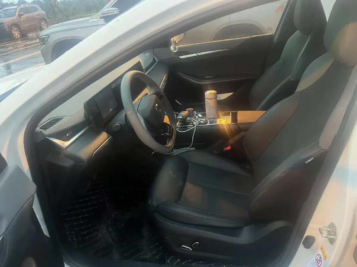 2023 ChangAn Raeton Plus 1.5T 188HP L4 7DCT,autocango,china used car exporter,china ev exporter,chinese used car exporter,chinese used ev exporter