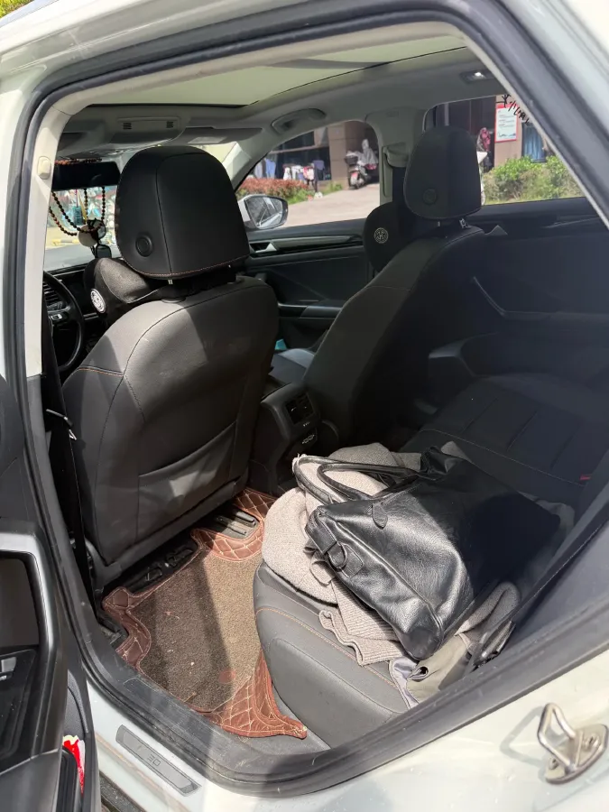 2021 Volkswagen T-Roc 1.4T 150HP L4 7DCT,autocango,china used car exporter,china ev exporter,chinese used car exporter,chinese used ev exporter