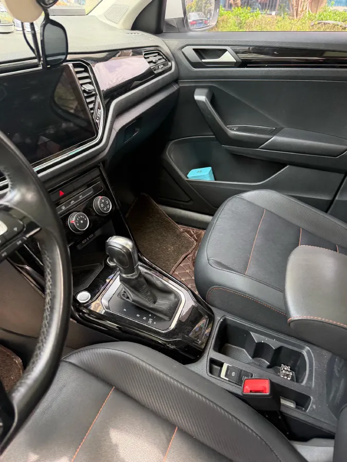 2021 Volkswagen T-Roc 1.4T 150HP L4 7DCT,autocango,china used car exporter,china ev exporter,chinese used car exporter,chinese used ev exporter