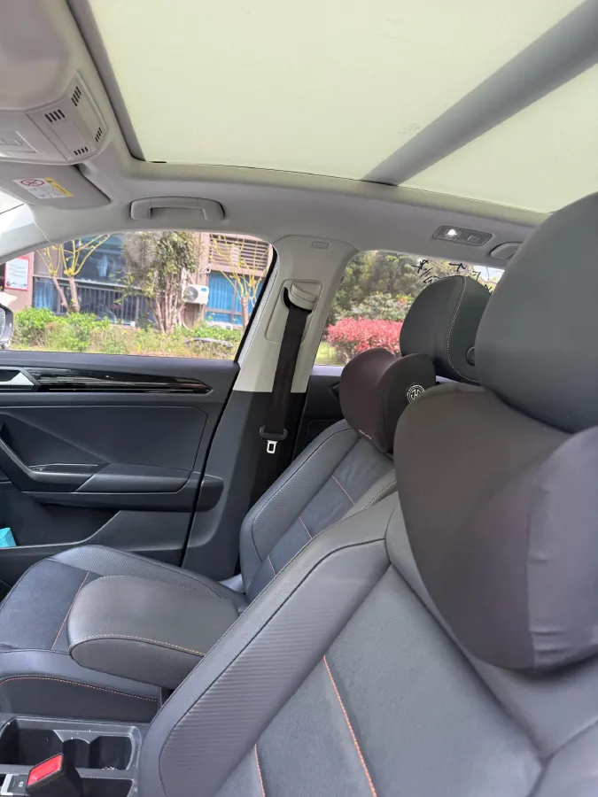 2021 Volkswagen T-Roc 1.4T 150HP L4 7DCT,autocango,china used car exporter,china ev exporter,chinese used car exporter,chinese used ev exporter