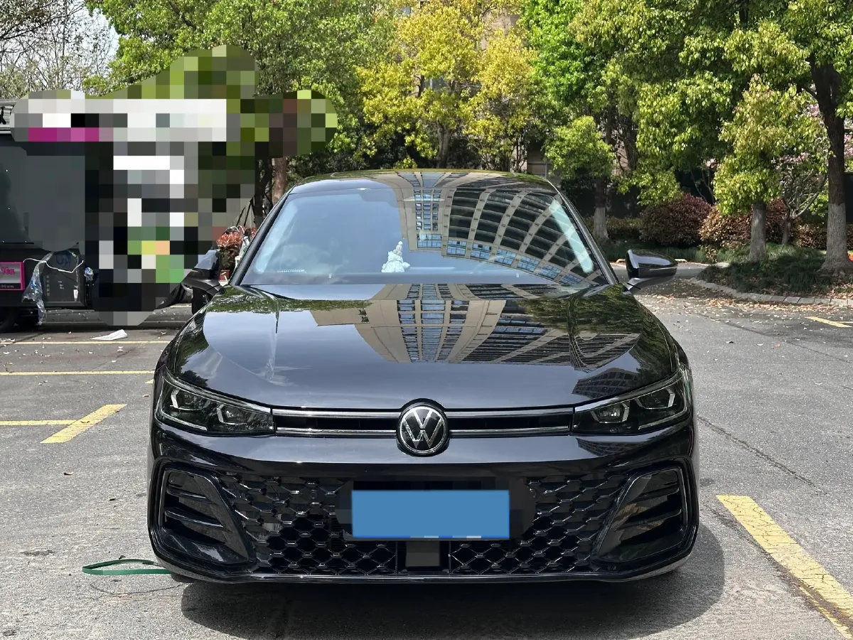 2025 Volkswagen Passat 2.0T 220HP L4 7DCT,autocango,china used car exporter,china ev exporter,chinese used car exporter,chinese used ev exporter