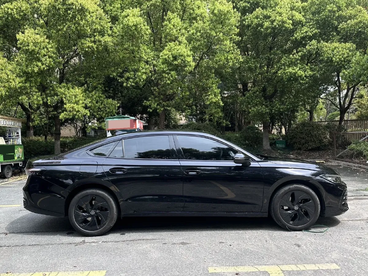 2025 Volkswagen Passat 2.0T 220HP L4 7DCT,autocango,china used car exporter,china ev exporter,chinese used car exporter,chinese used ev exporter