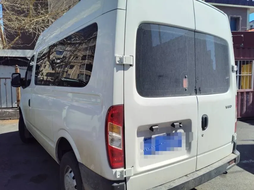 2020 MAXUS XinTu V80 2.5T 136HP L4 6MT,autocango,china used car exporter,china ev exporter,chinese used car exporter,chinese used ev exporter