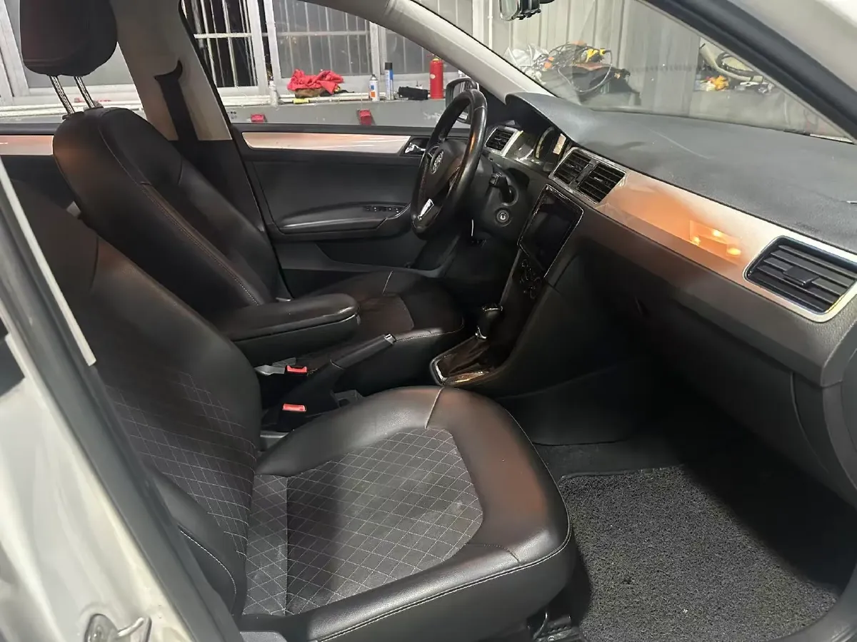 2018 Skoda Rapid 1.6L 110HP L4 6AT,autocango,china used car exporter,china ev exporter,chinese used car exporter,chinese used ev exporter