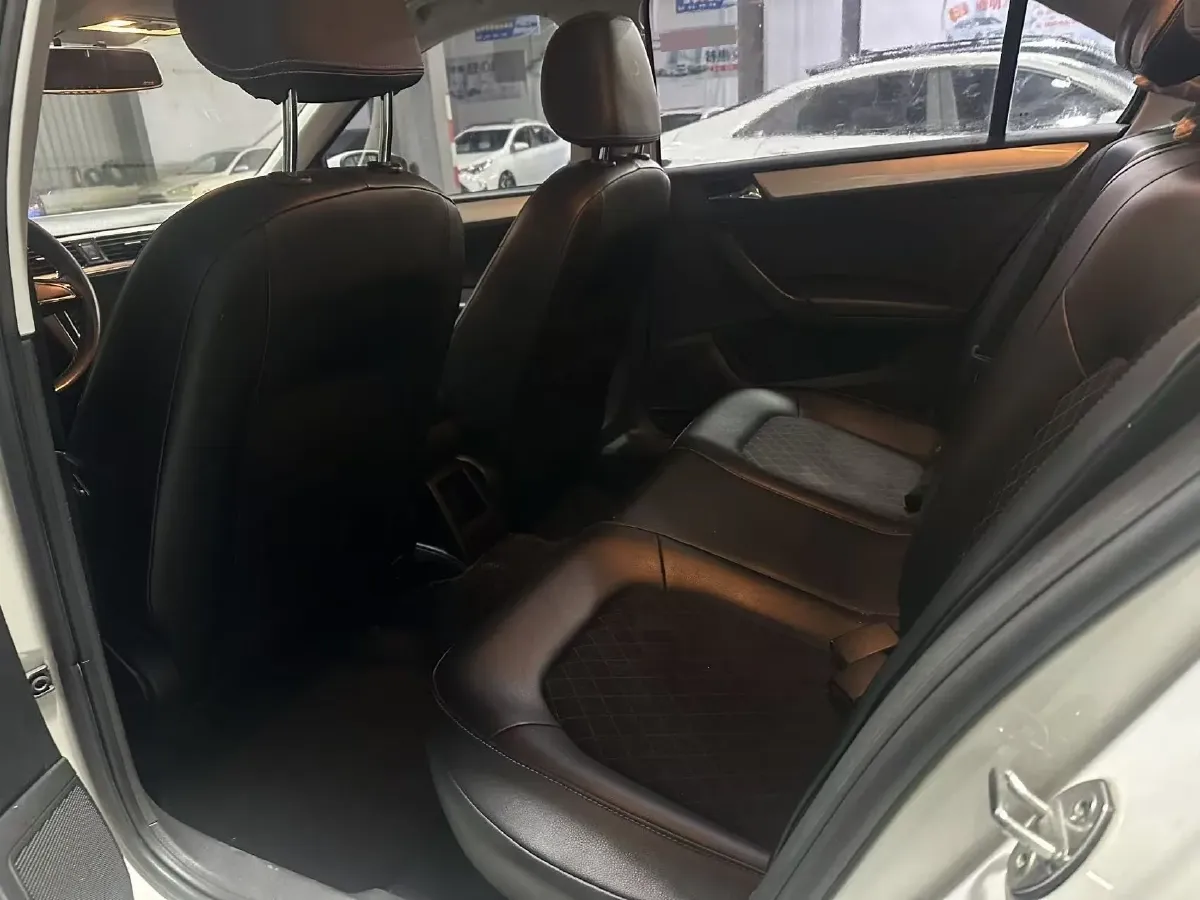 2018 Skoda Rapid 1.6L 110HP L4 6AT,autocango,china used car exporter,china ev exporter,chinese used car exporter,chinese used ev exporter