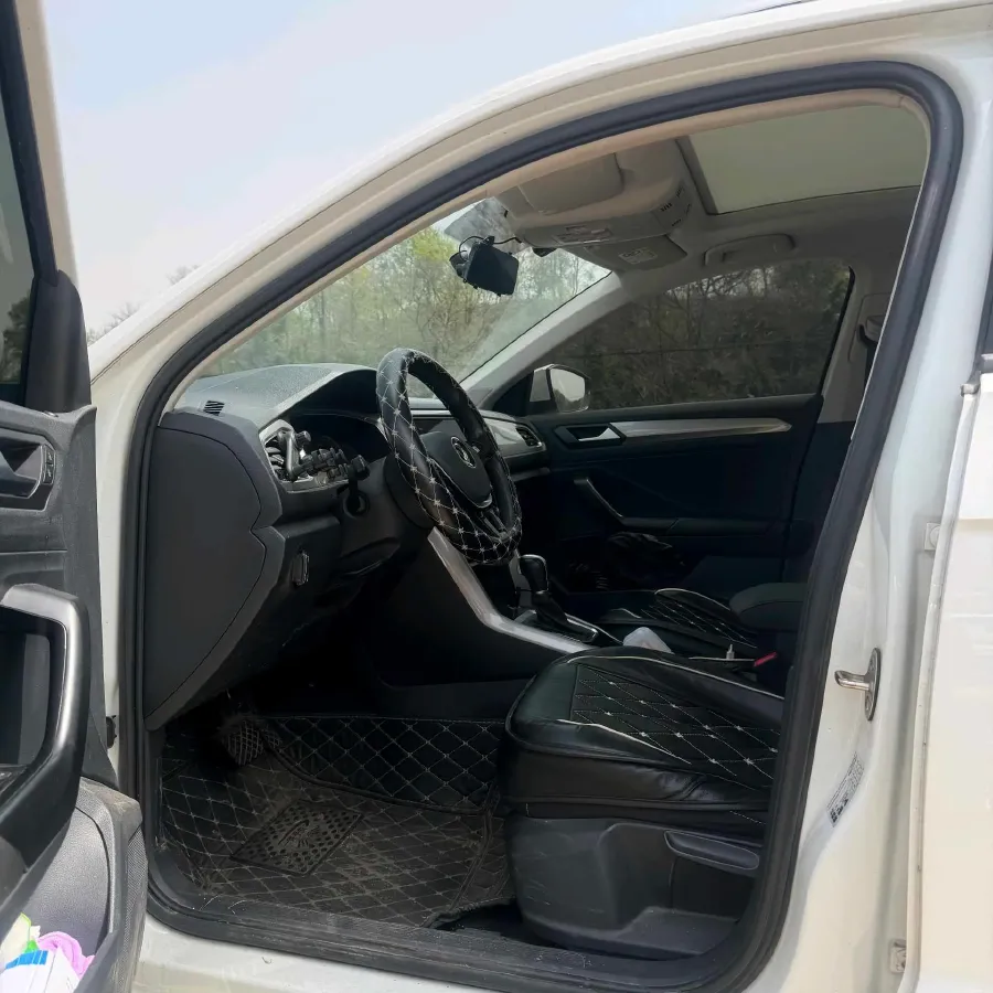 2021 Volkswagen T-Roc 1.4T 150HP L4 7DCT,autocango,china used car exporter,china ev exporter,chinese used car exporter,chinese used ev exporter