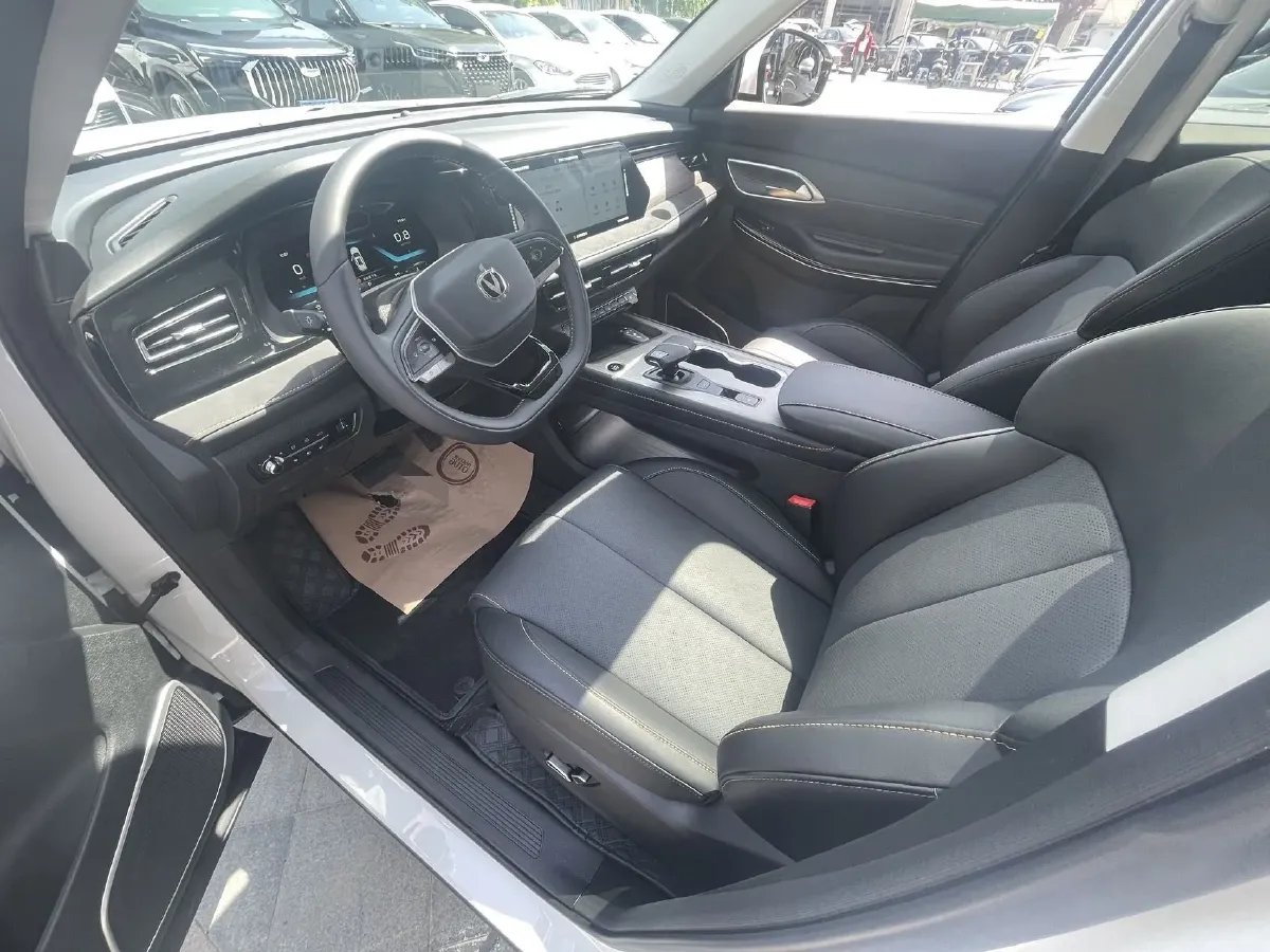 2024 ChangAn X7 PLUS 1.5T 188HP L4 7DCT,autocango,china used car exporter,china ev exporter,chinese used car exporter,chinese used ev exporter