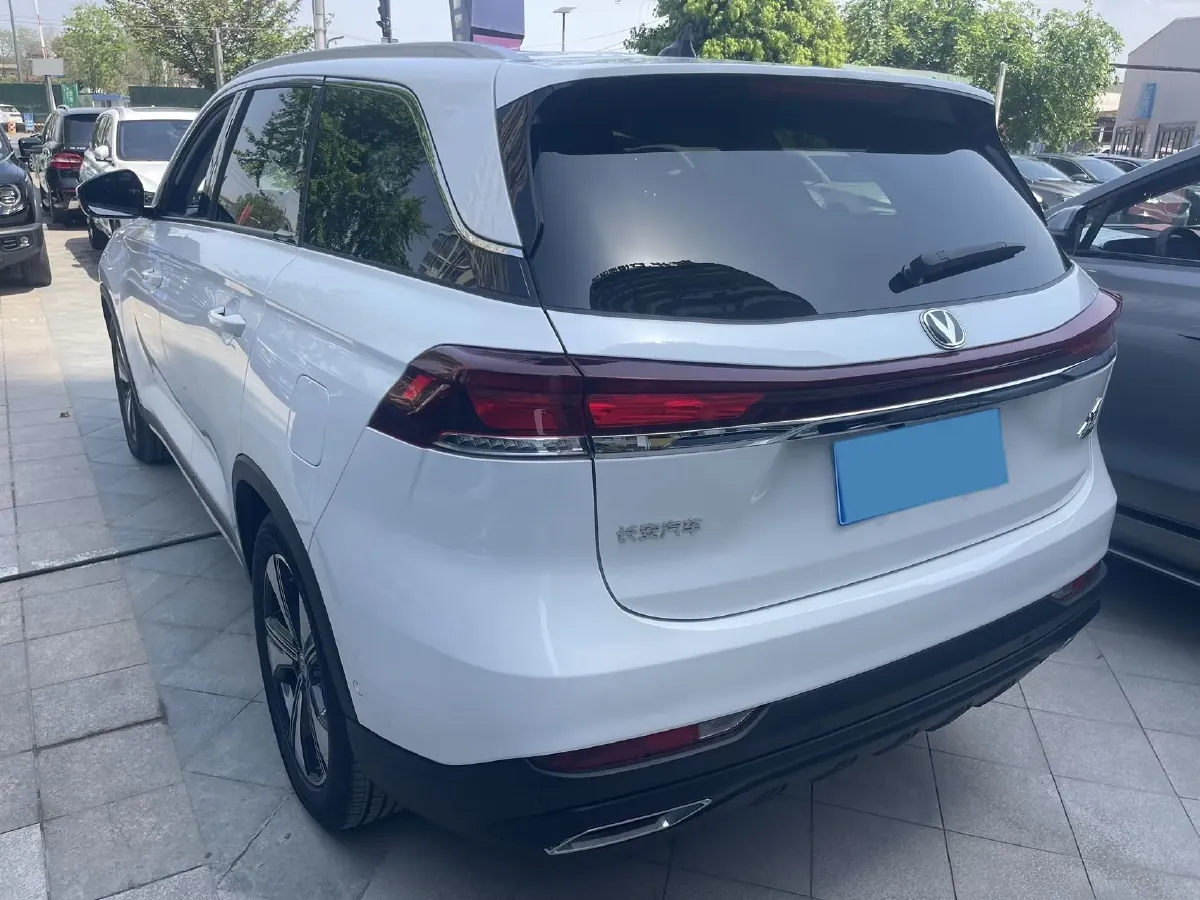 2024 ChangAn X7 PLUS 1.5T 188HP L4 7DCT,autocango,china used car exporter,china ev exporter,chinese used car exporter,chinese used ev exporter