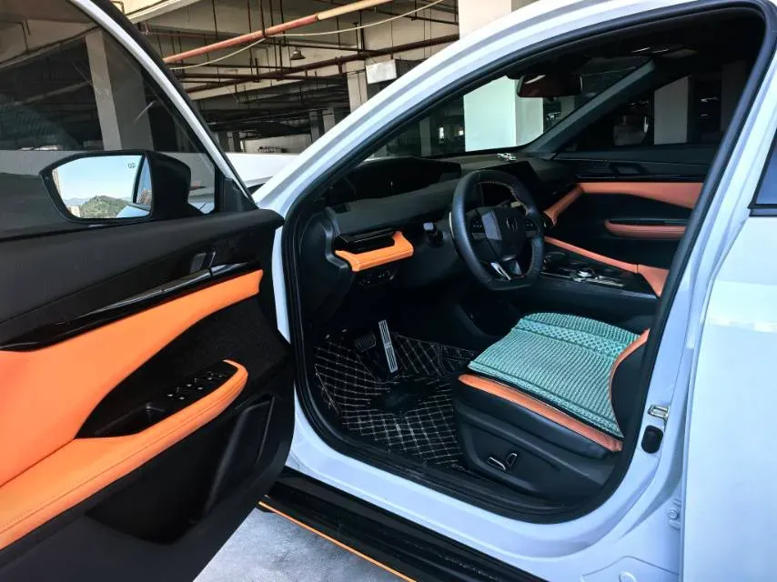 2023 Bestune T77 1.5T 169HP L4 7DCT,autocango,china used car exporter,china ev exporter,chinese used car exporter,chinese used ev exporter