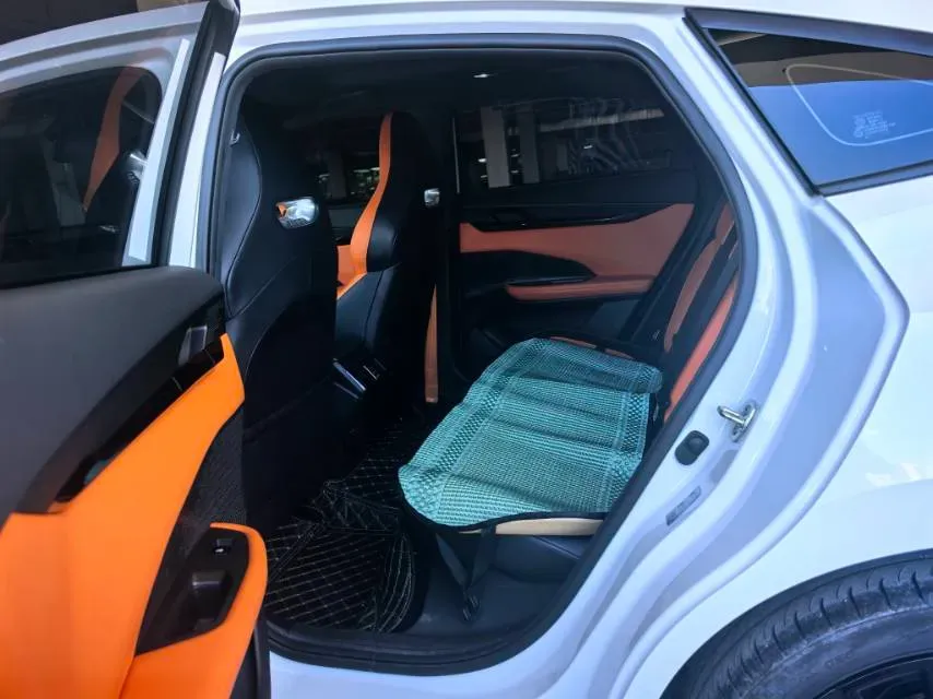 2023 Bestune T77 1.5T 169HP L4 7DCT,autocango,china used car exporter,china ev exporter,chinese used car exporter,chinese used ev exporter