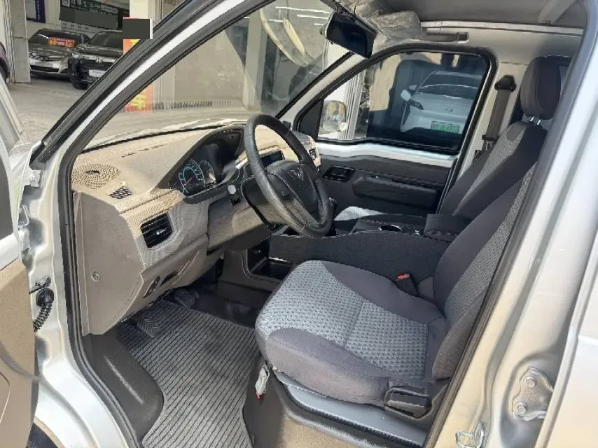 2019 WuLing RongGuang New Truck 1.8L 133HP L4 5MT,autocango,china used car exporter,china ev exporter,chinese used car exporter,chinese used ev exporter