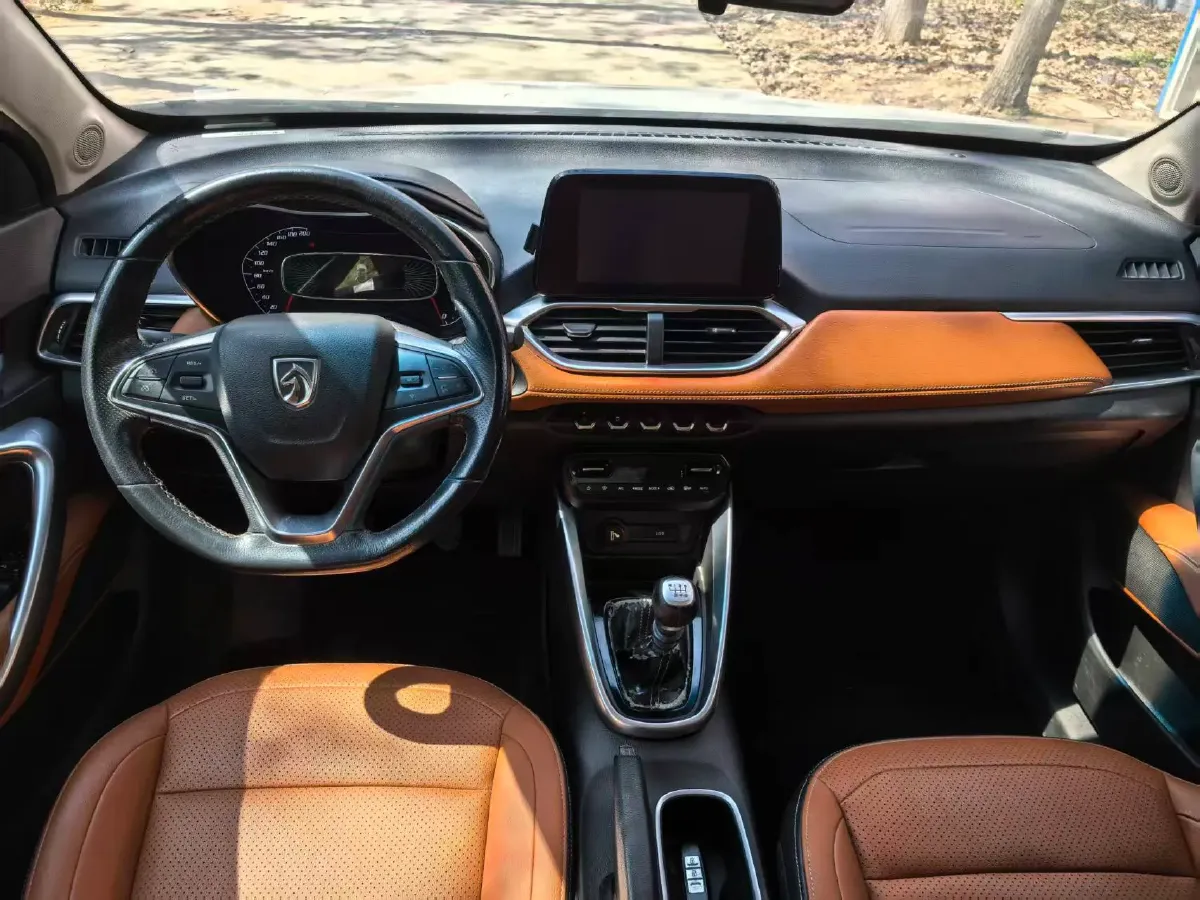 2017 BaoJun 510 1.5L 112HP L4 6MT,autocango,china used car exporter,china ev exporter,chinese used car exporter,chinese used ev exporter