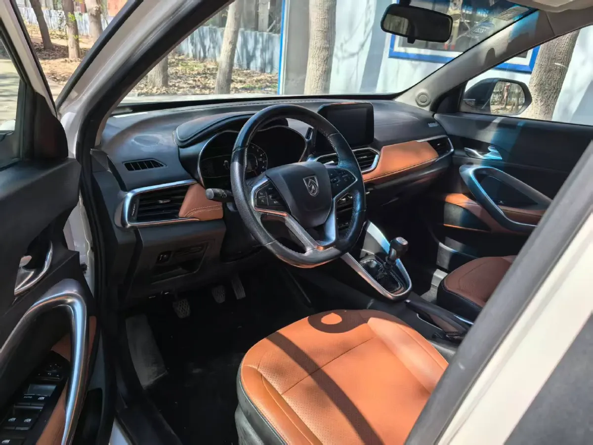 2017 BaoJun 510 1.5L 112HP L4 6MT,autocango,china used car exporter,china ev exporter,chinese used car exporter,chinese used ev exporter