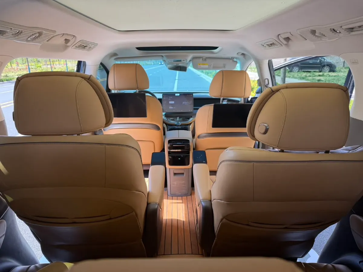 2022 Mercedes-Benz GLC Class 2.0T 197HP L4 9AT,autocango,china used car exporter,china ev exporter,chinese used car exporter,chinese used ev exporter