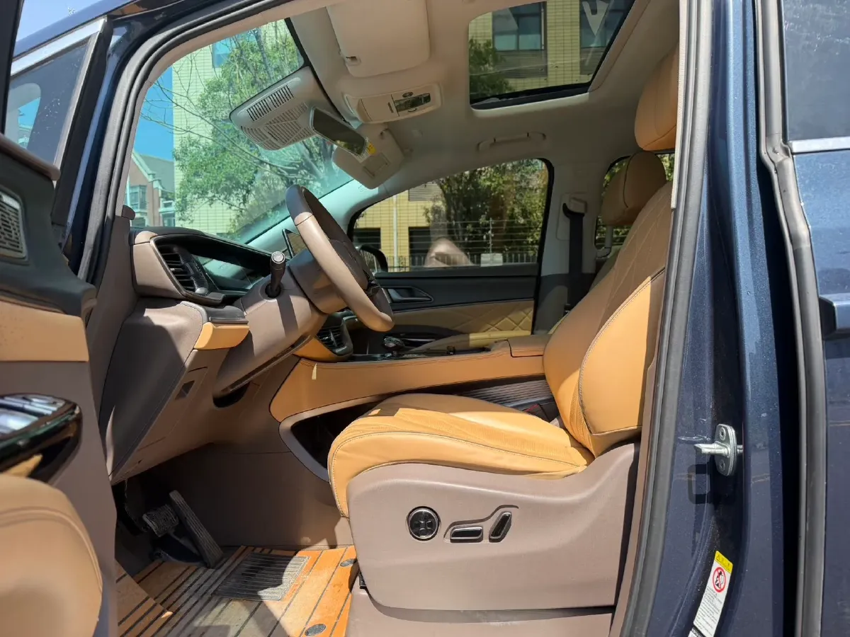 2022 Mercedes-Benz GLC Class 2.0T 197HP L4 9AT,autocango,china used car exporter,china ev exporter,chinese used car exporter,chinese used ev exporter