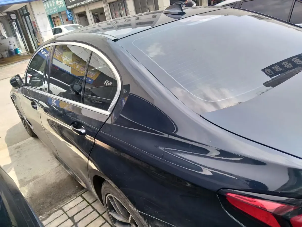 2021 BMW 5 Series 2.0T 184HP L4 8AT,autocango,china used car exporter,china ev exporter,chinese used car exporter,chinese used ev exporter