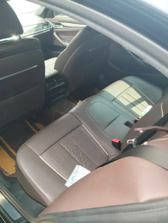 2021 BMW 5 Series 2.0T 184HP L4 8AT,autocango,china used car exporter,china ev exporter,chinese used car exporter,chinese used ev exporter