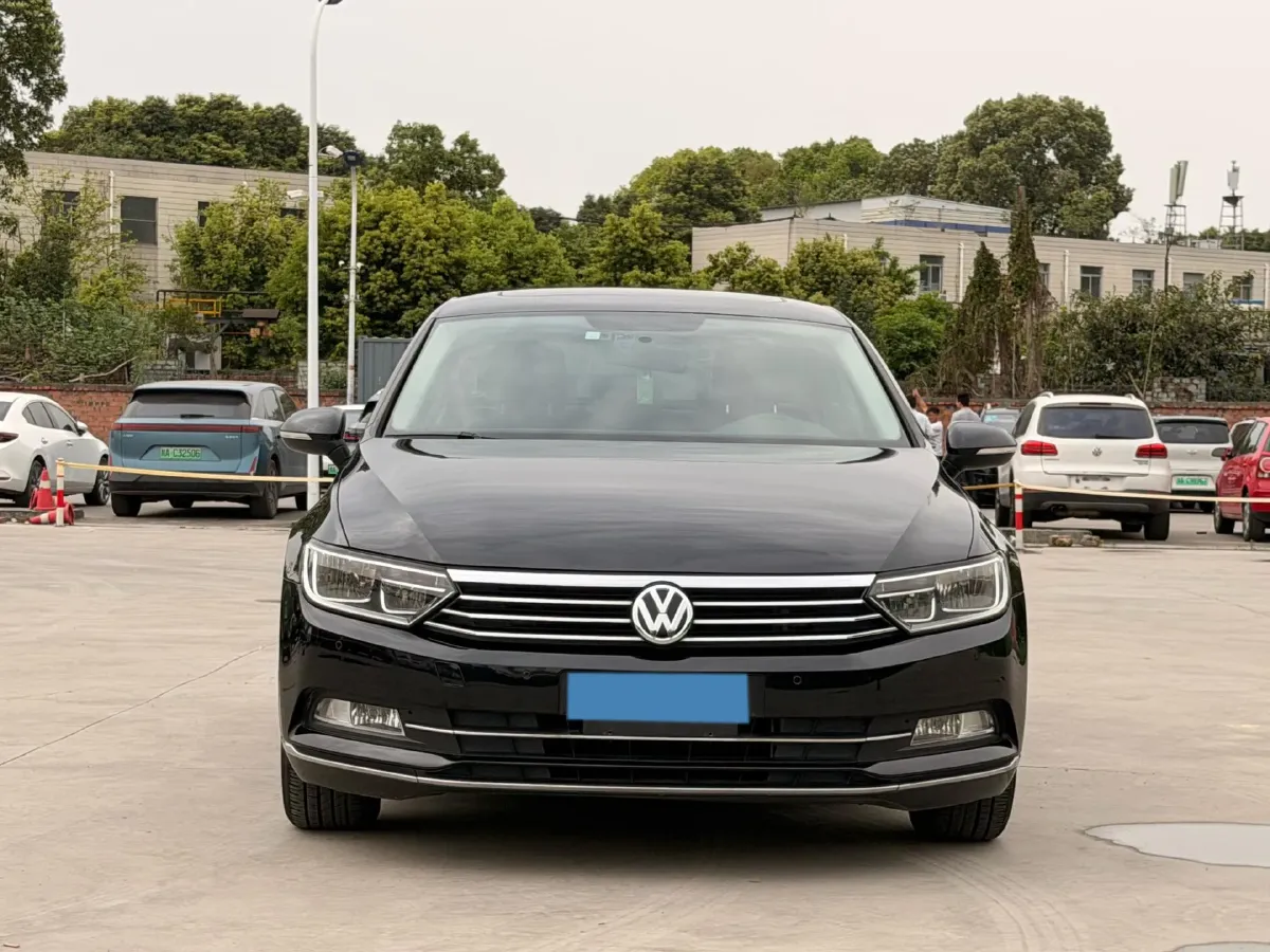 2018 Volkswagen Magotan 1.4T 150HP L4 7DCT,autocango,china used car exporter,china ev exporter,chinese used car exporter,chinese used ev exporter