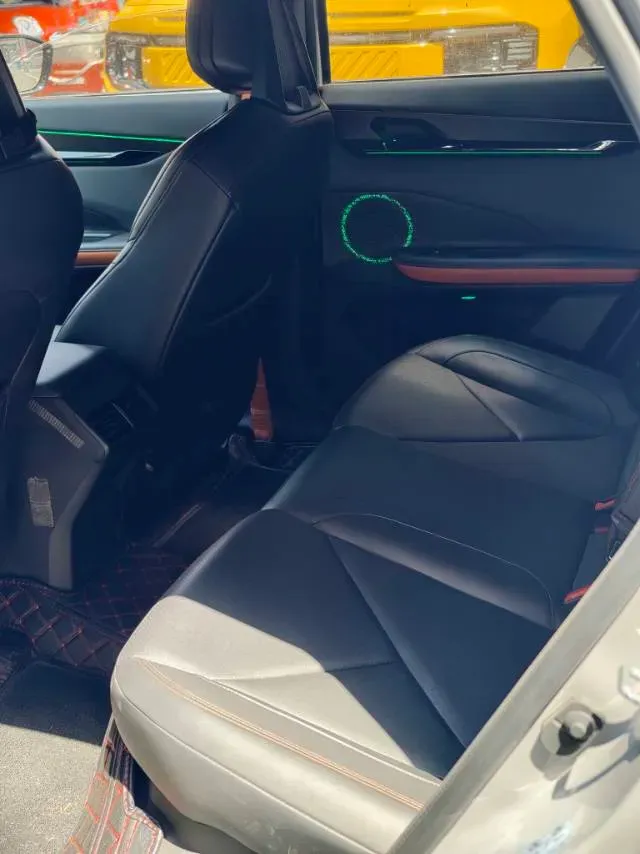 2022 ChangAn UNI-V 1.5T 188HP L4 7DCT,autocango,china used car exporter,china ev exporter,chinese used car exporter,chinese used ev exporter