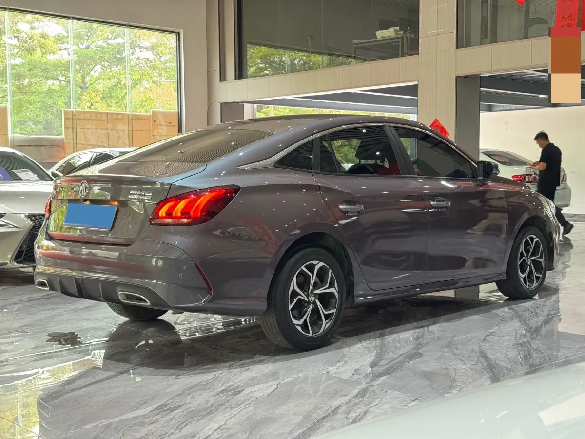 2021 MG 5 1.5L 120HP L4 5MT,autocango,china used car exporter,china ev exporter,chinese used car exporter,chinese used ev exporter