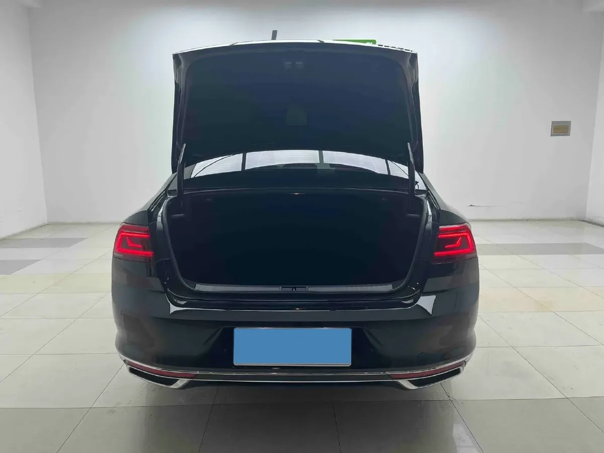 2020 Volkswagen Magotan 2.0T 186HP L4 7DCT,autocango,china used car exporter,china ev exporter,chinese used car exporter,chinese used ev exporter