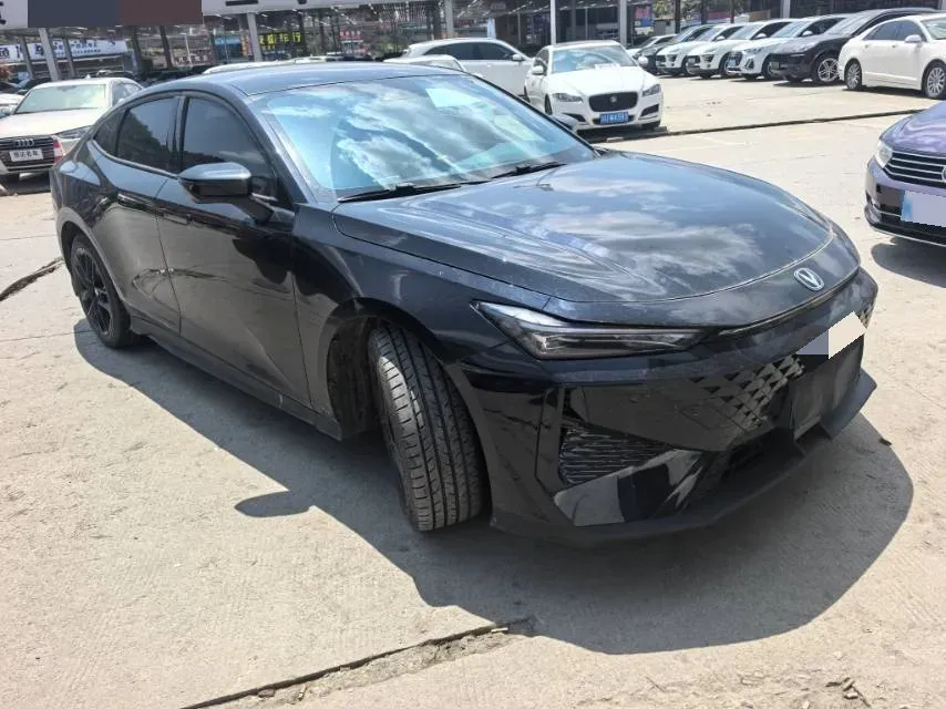 2024 ChangAn UNI-V 1.5T 188HP L4 7DCT,autocango,china used car exporter,china ev exporter,chinese used car exporter,chinese used ev exporter