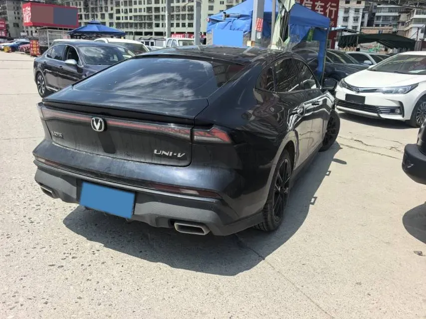 2024 ChangAn UNI-V 1.5T 188HP L4 7DCT,autocango,china used car exporter,china ev exporter,chinese used car exporter,chinese used ev exporter