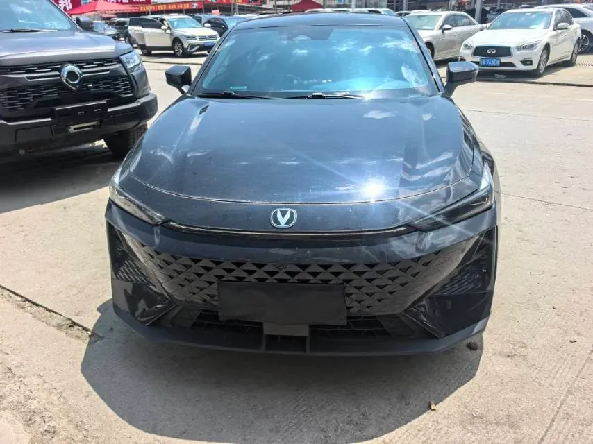 2024 ChangAn UNI-V 1.5T 188HP L4 7DCT,autocango,china used car exporter,china ev exporter,chinese used car exporter,chinese used ev exporter