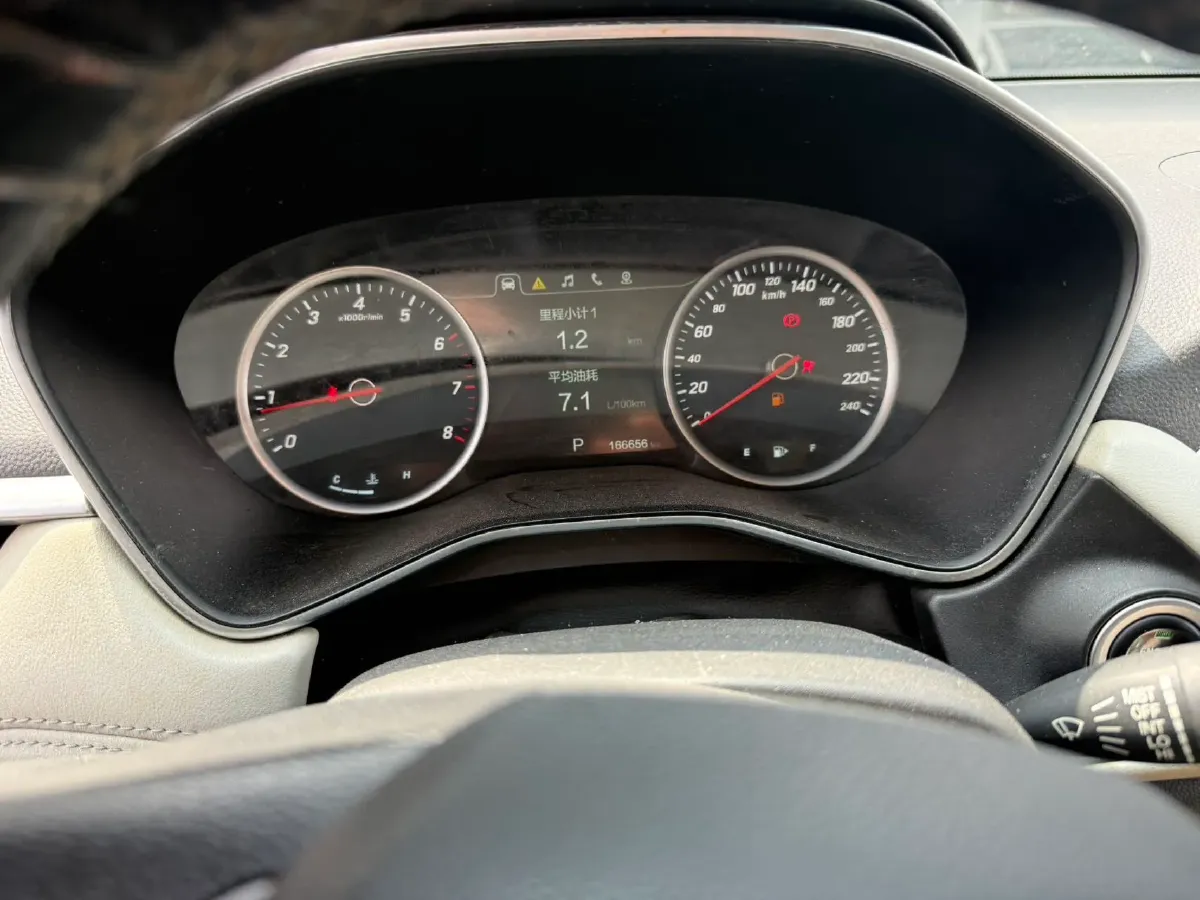 2018 BaoJun 530 1.5T 150HP L4 6DCT,autocango,china used car exporter,china ev exporter,chinese used car exporter,chinese used ev exporter