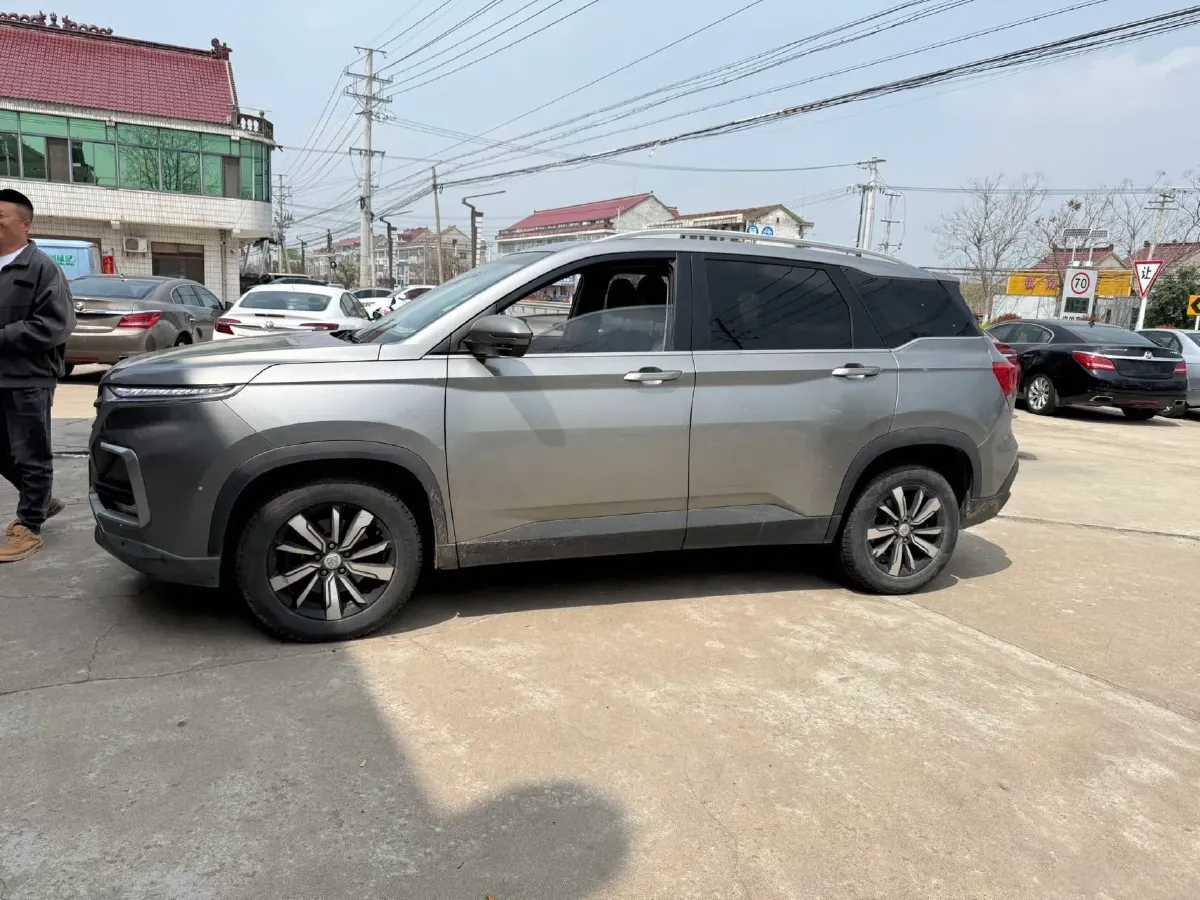 2018 BaoJun 530 1.5T 150HP L4 6DCT,autocango,china used car exporter,china ev exporter,chinese used car exporter,chinese used ev exporter