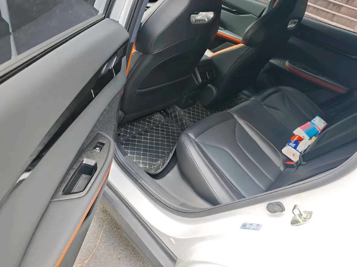 2023 ChangAn UNI-V 1.5T 188HP L4 7DCT,autocango,china used car exporter,china ev exporter,chinese used car exporter,chinese used ev exporter