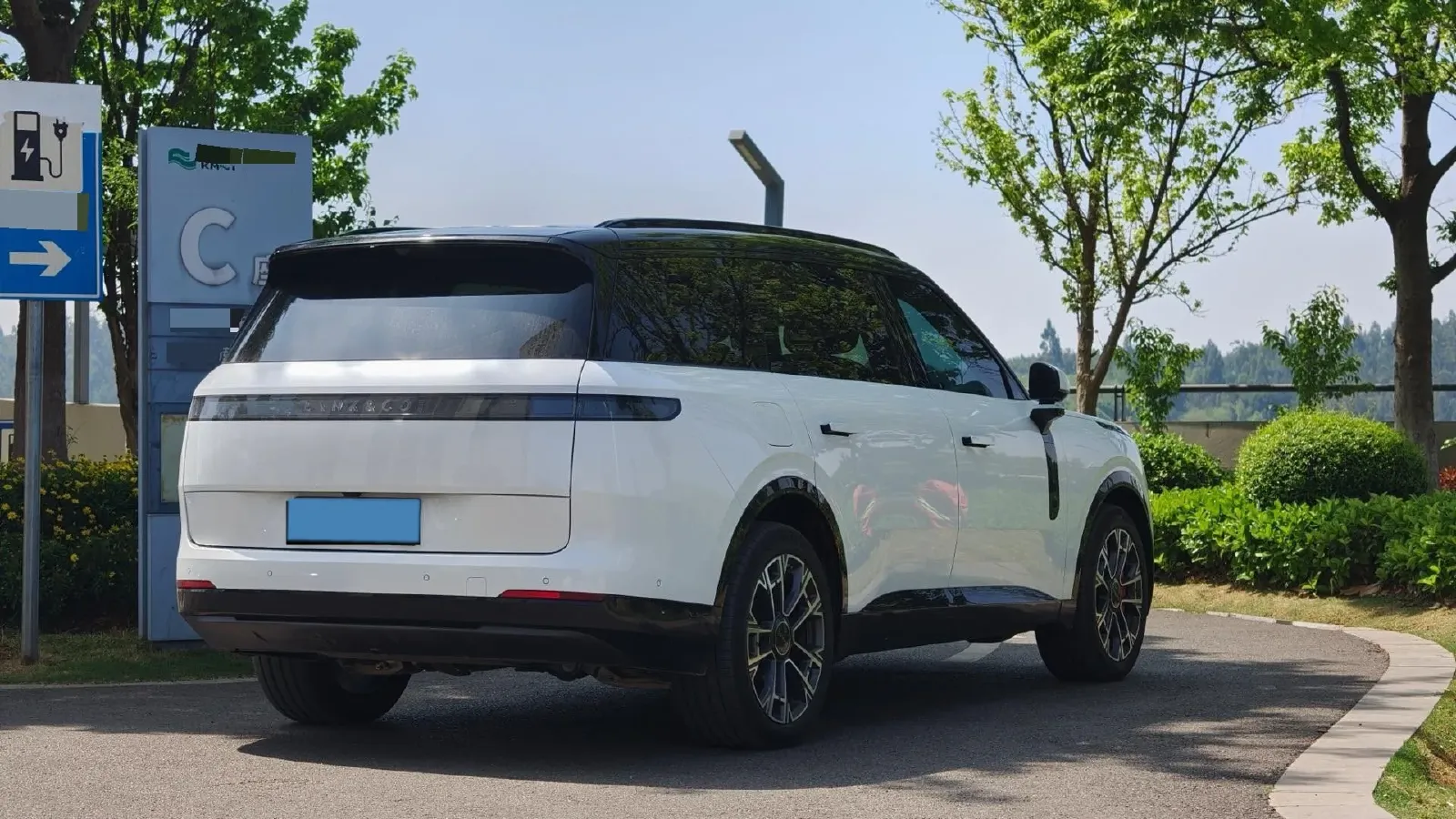 2025 LYNK&CO 900 1.5T 190HP L4 3DHT PHEV 43.3KWH,autocango,china used car exporter,china ev exporter,chinese used car exporter,chinese used ev exporter
