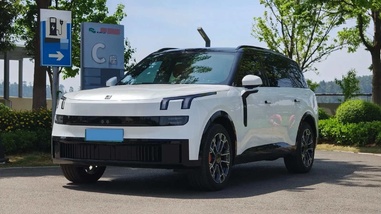 2025 LYNK&CO 900 1.5T 190HP L4 3DHT PHEV 43.3KWH,autocango,china used car exporter,china ev exporter,chinese used car exporter,chinese used ev exporter