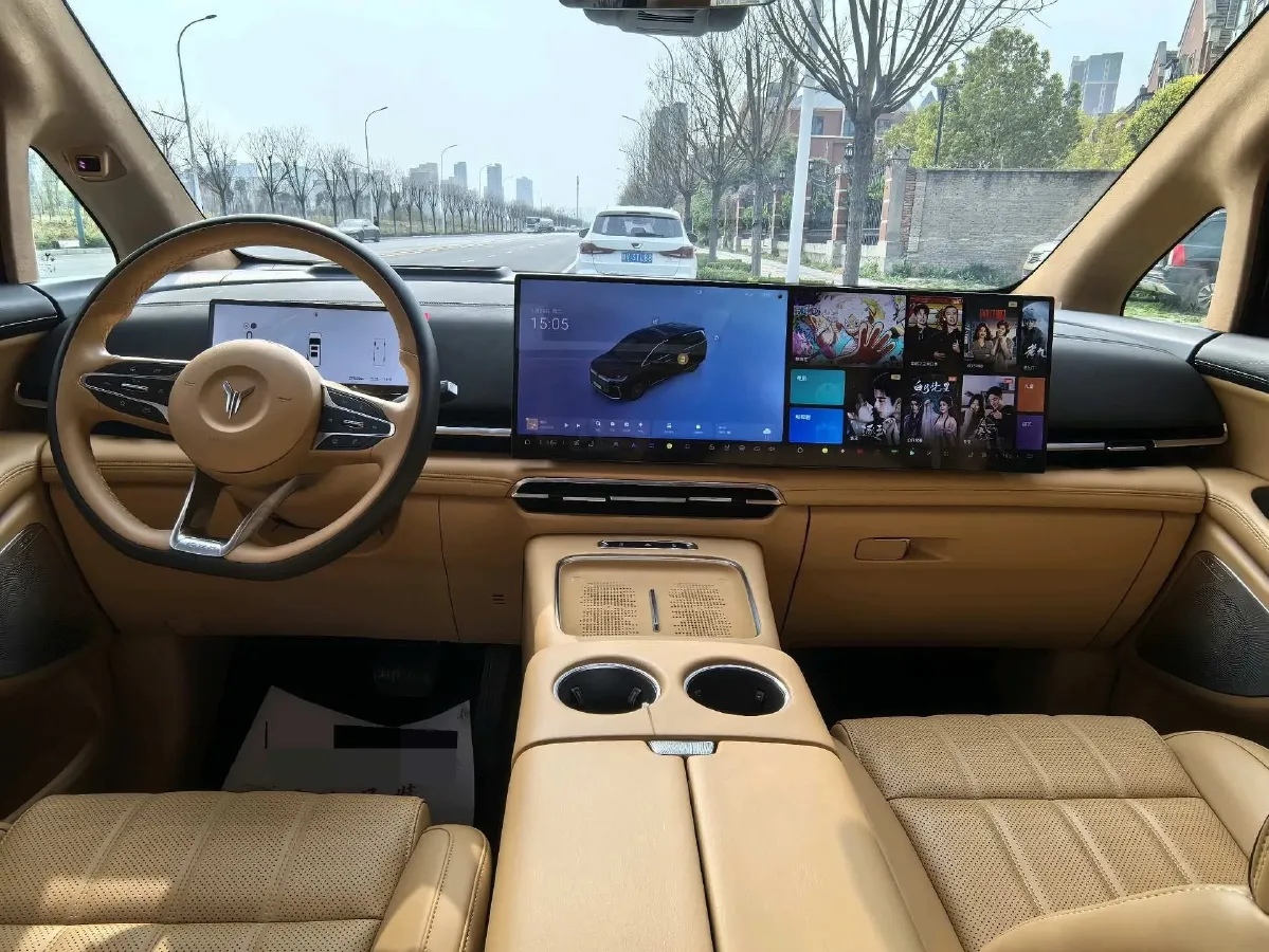 2025 Voyah Dream 1.5T 150HP L4 PHEV 41.7KWH,autocango,china used car exporter,china ev exporter,chinese used car exporter,chinese used ev exporter