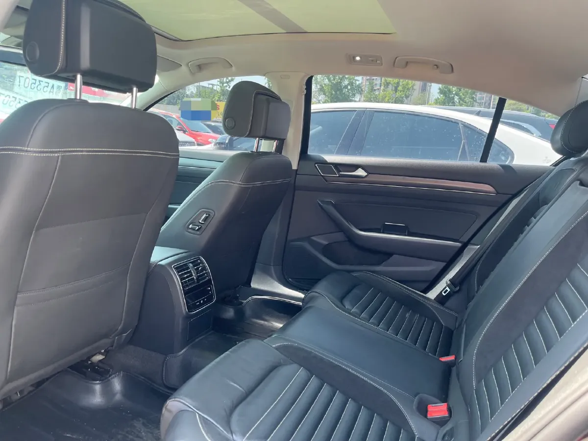 2020 Volkswagen Magotan 2.0T 186HP L4 7DCT,autocango,china used car exporter,china ev exporter,chinese used car exporter,chinese used ev exporter