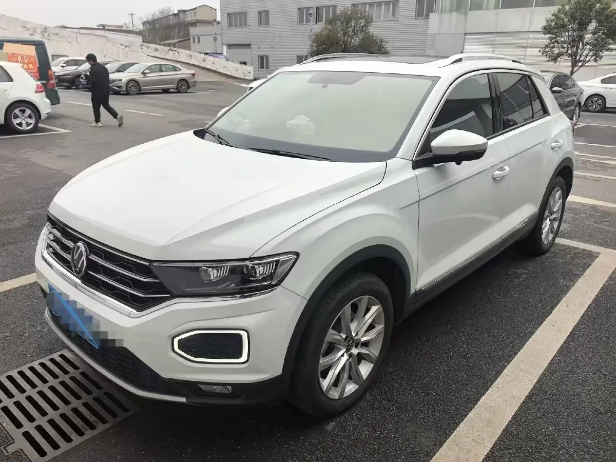 2022 Volkswagen T-Roc 1.4T 150HP L4 7DCT,autocango,china used car exporter,china ev exporter,chinese used car exporter,chinese used ev exporter