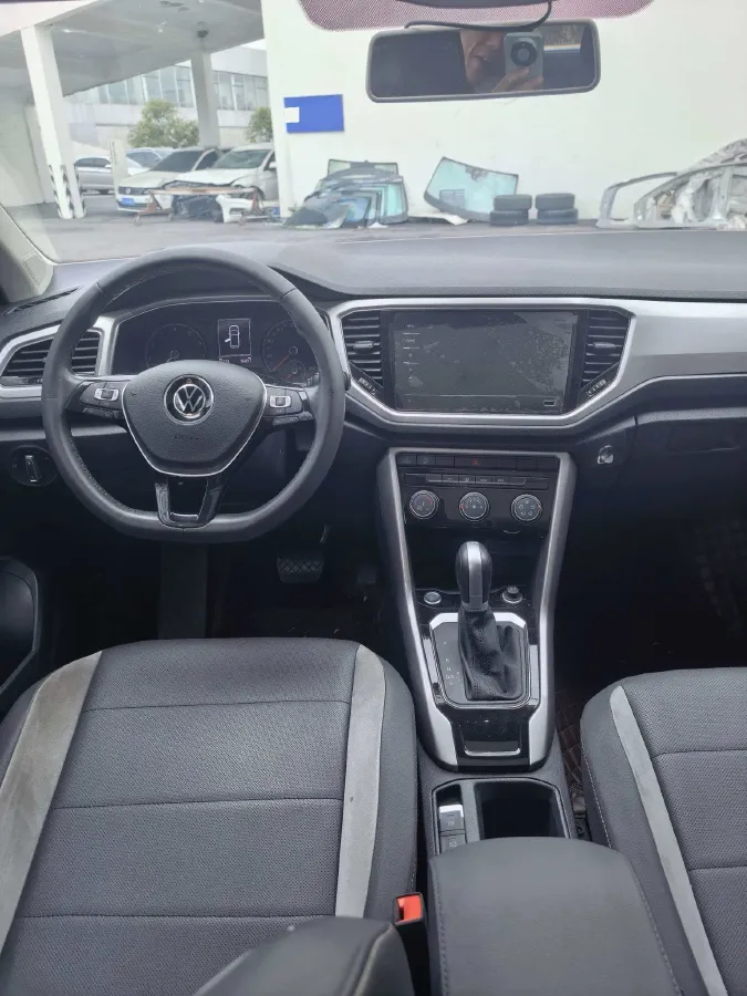 2022 Volkswagen T-Roc 1.4T 150HP L4 7DCT,autocango,china used car exporter,china ev exporter,chinese used car exporter,chinese used ev exporter